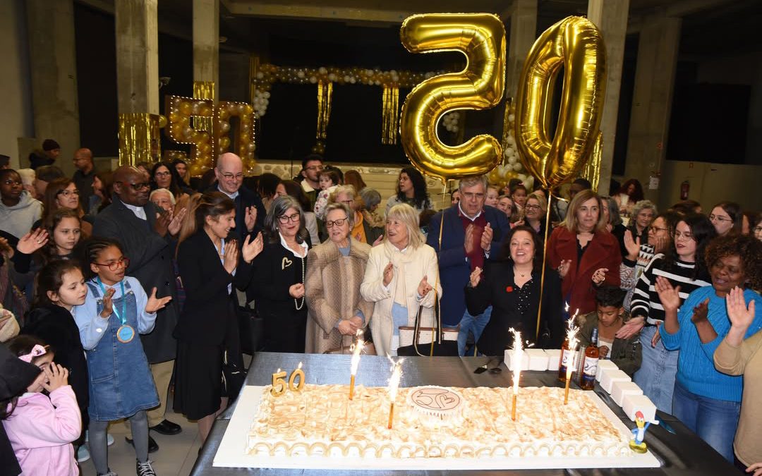 50 ANOS a Ser Colo, Casa e Família